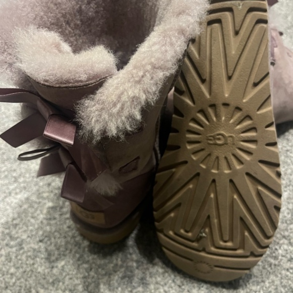 UGG Bailey Bow II Midi Shimmer Dusk shearling boots size women 9 GUC pink taupe